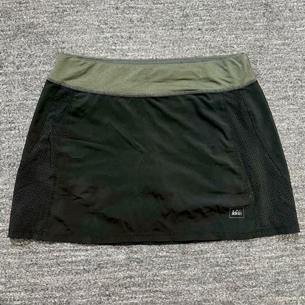 REI CO-OP Skort Women's M Black Green Trail Outdoor Hiking Casual Pocket Skirt
